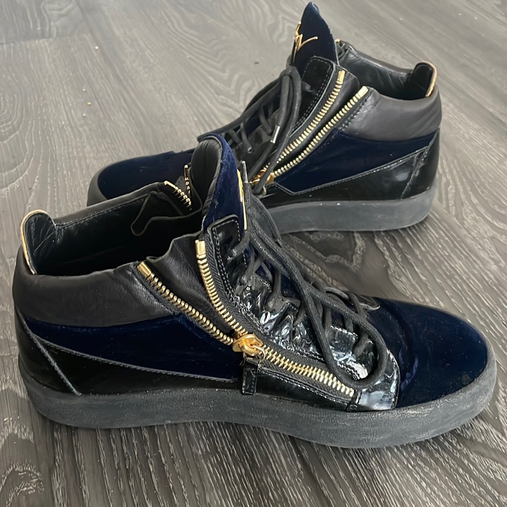 Mens Black and Gold Giuseppe Zanotti size 45(US11)